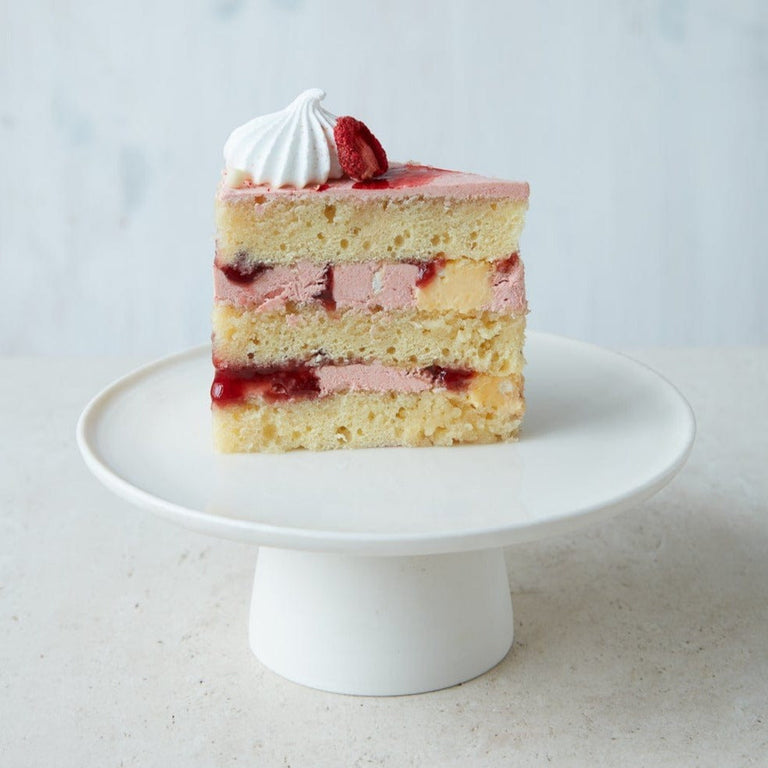 Cutter & Squidge Strawberry Eat-On Mess Cake