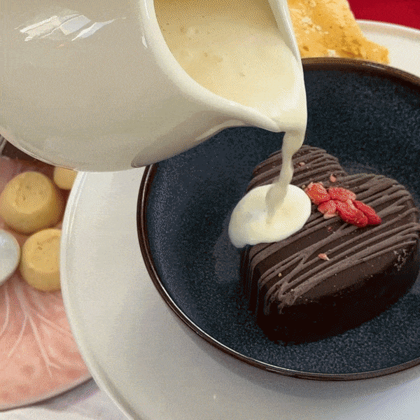 Cutter & Squidge Valentine's Date Night In Hamper
